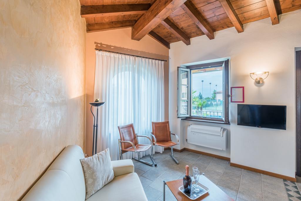 Villa Edy Apartments Tremezzina ภายนอก รูปภาพ